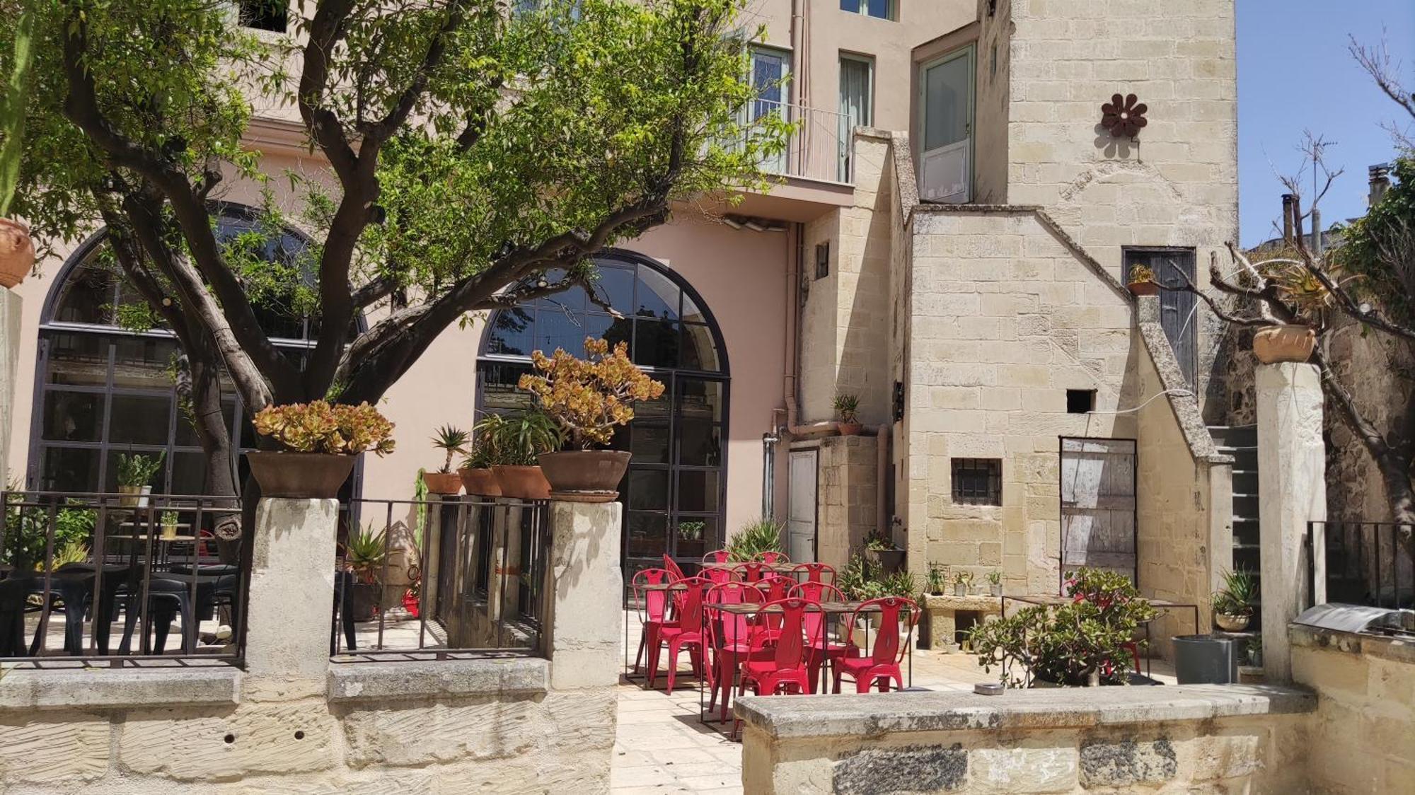 Palazzo Mandurino Luxury Relais Bed & Breakfast Zollino Exterior photo
