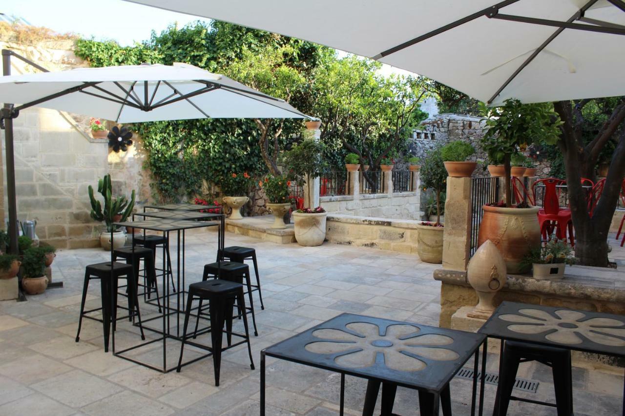 Palazzo Mandurino Luxury Relais Bed & Breakfast Zollino Exterior photo